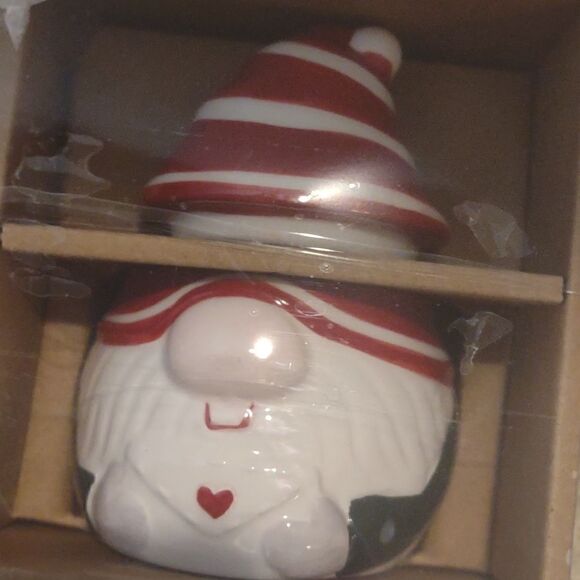 10 Strawberry Street Gnome Sugar and Creamer Set.   CH2 - Picture 4 of 5